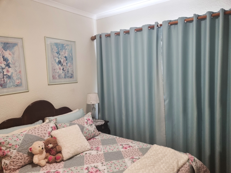 4 Bedroom Property for Sale in Geelhoutpark North West